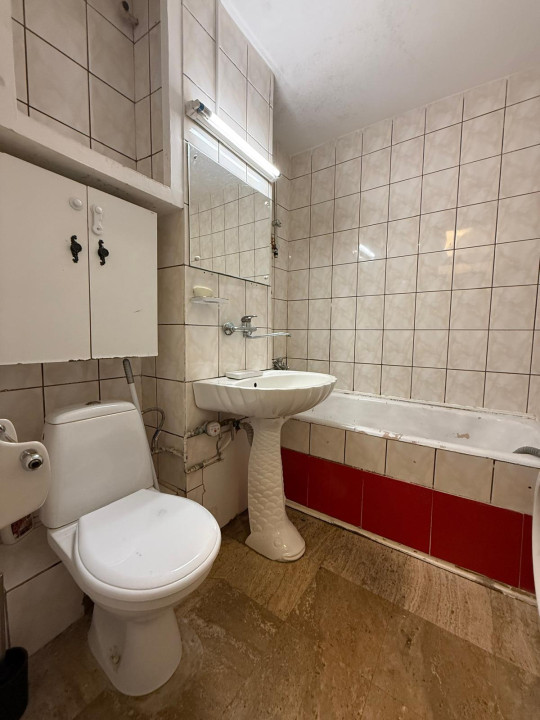 Apartament spatios, 3 camere, decomandat, parter - Lipovei