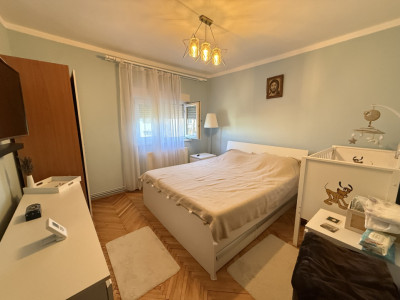 Apartament 3 camere, decomandat, 65 mp utili + balcon 3 mp - Soarelui