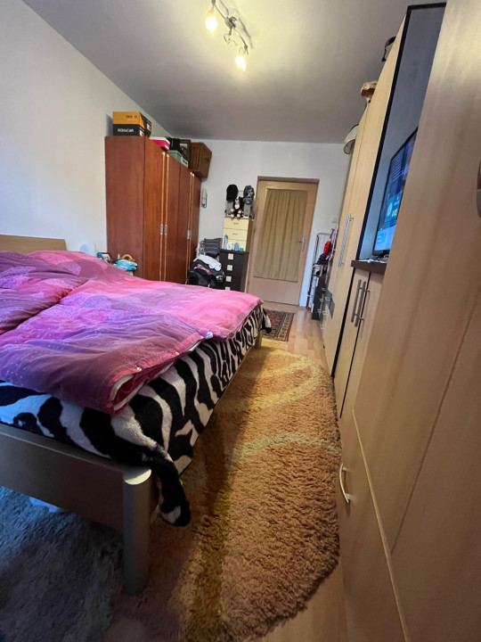 Casa 43 mp, cu curte comuna - zona Timocului