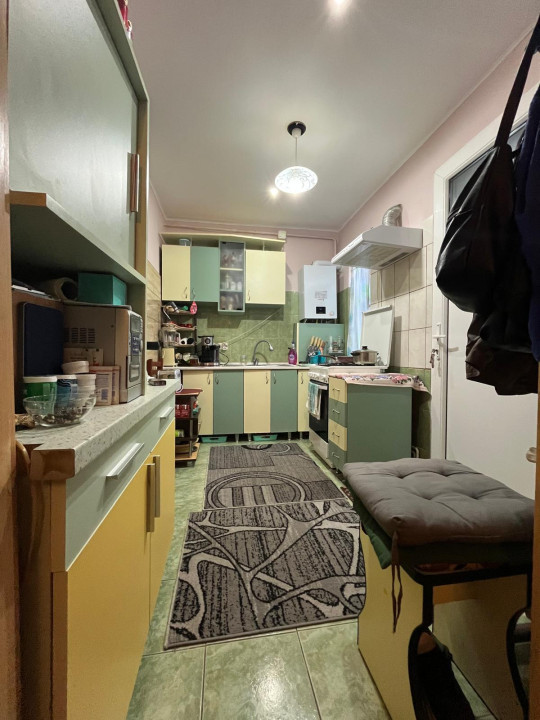 Casa 43 mp, cu curte comuna - zona Timocului