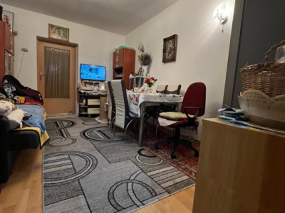 Casa 43 mp, cu curte comuna - zona Timocului