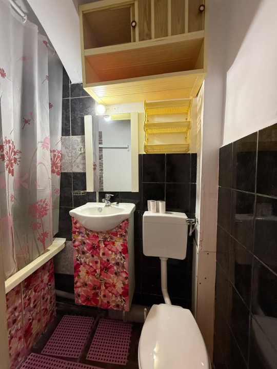 Apartament practic cu o camera, 20 mp, etaj 4 - Soarelui