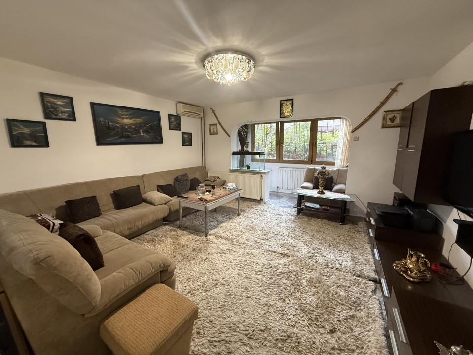 Apartament spatios, 3 camere, decomandat, 95 mp, parter - Girocului