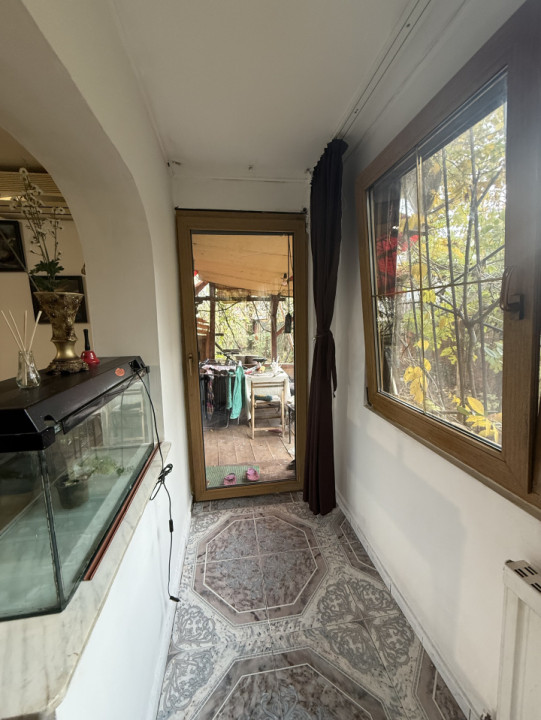 Apartament spatios, 3 camere, decomandat, 95 mp, parter - Girocului