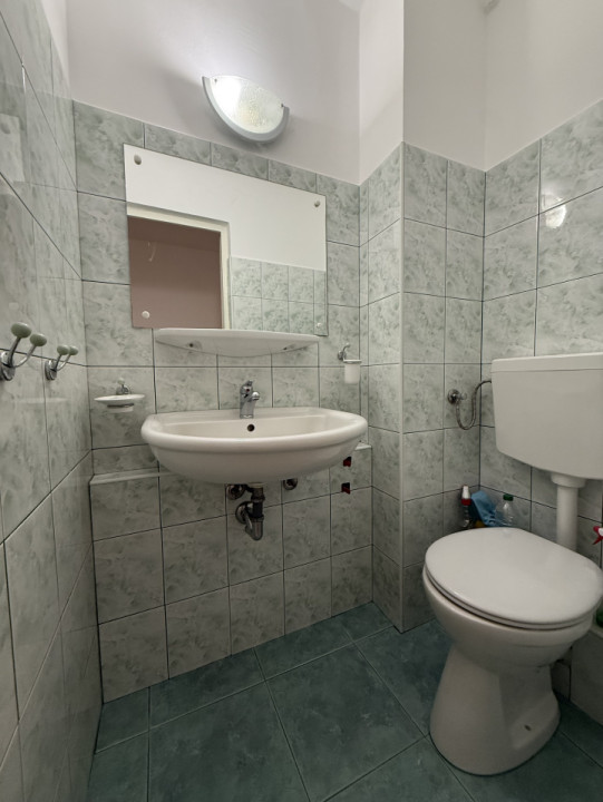 Apartament 3 camere, decomandat, etaj 1, cu 3 boxe si garaj - Baba Dochia