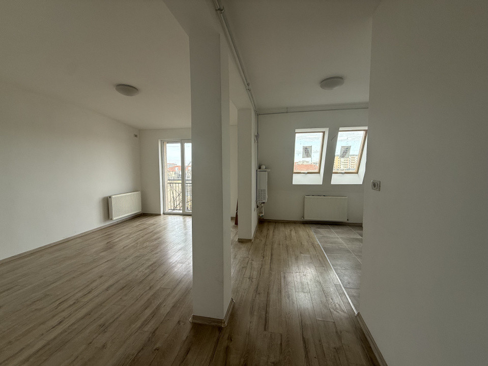 Apartament luminos, 3 camere, decomandat, 75 mp - Aradului