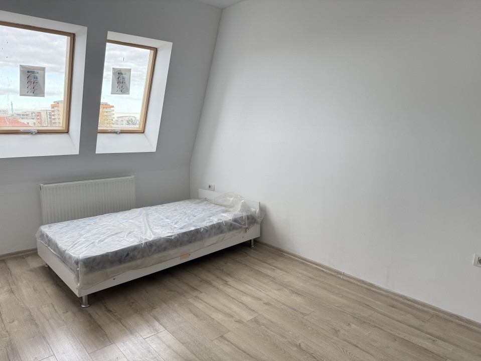Apartament luminos, 3 camere, decomandat, 75 mp - Aradului