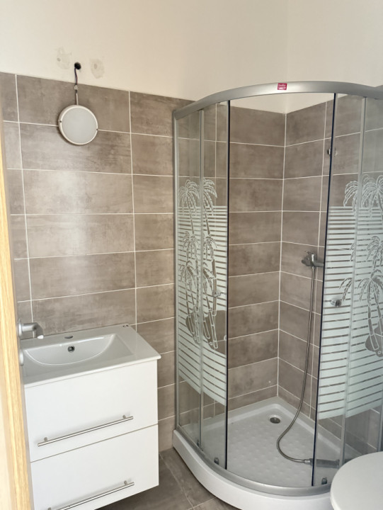 Apartament luminos, 3 camere, decomandat, 75 mp - Aradului