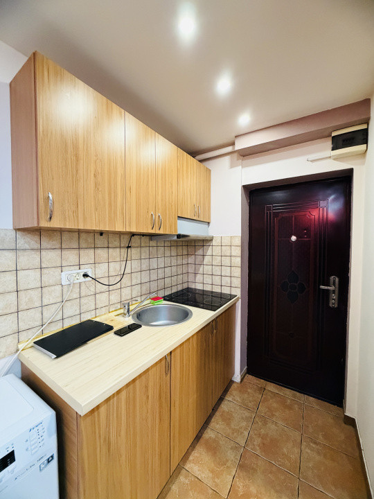 Garsoniera mobilata utilata, etaj4/5, zona Dambovita 