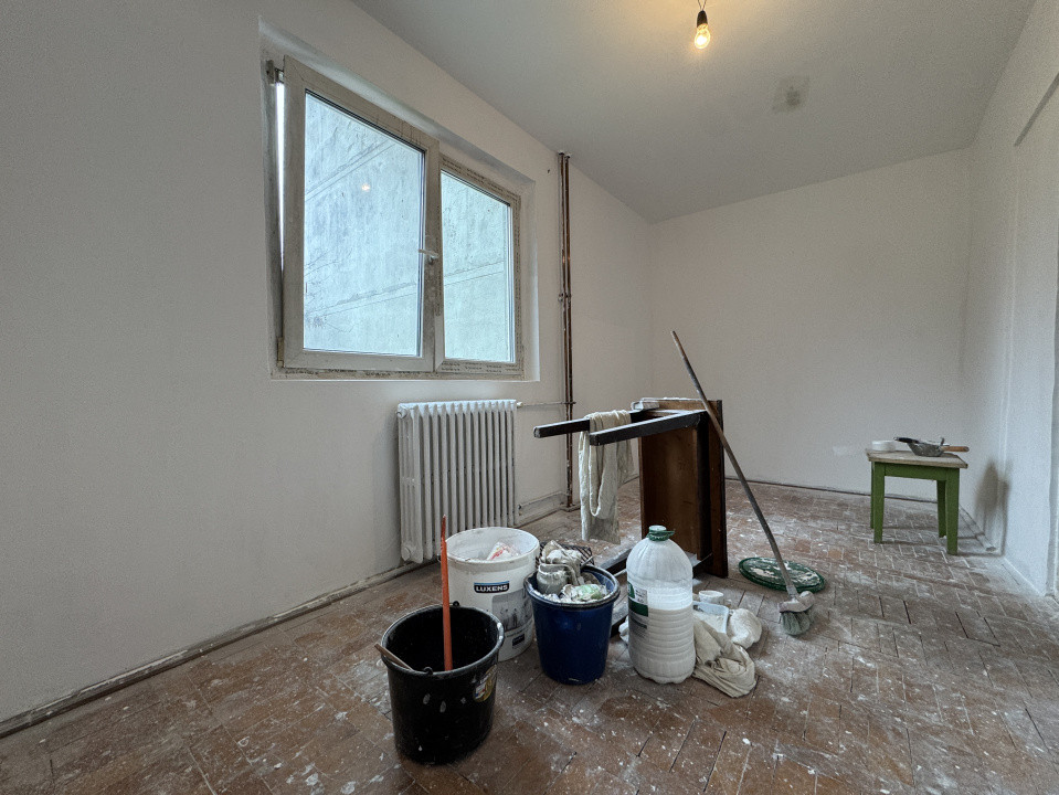 Ocazie ! Apartament 2 camere, 31mp, etaj 2/4 -Piata Doina