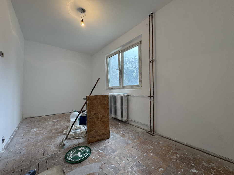 Ocazie ! Apartament 2 camere, 31mp, etaj 2/4 -Piata Doina