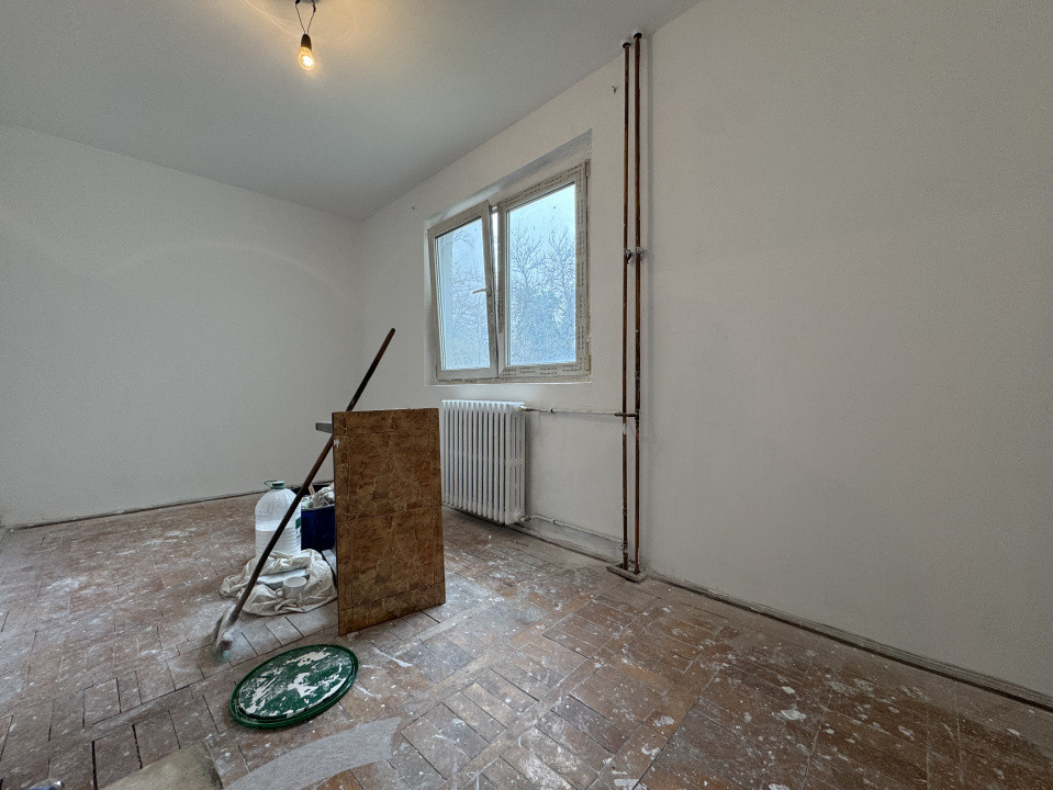 Ocazie ! Apartament 2 camere, 31mp, etaj 2/4 -Piata Doina