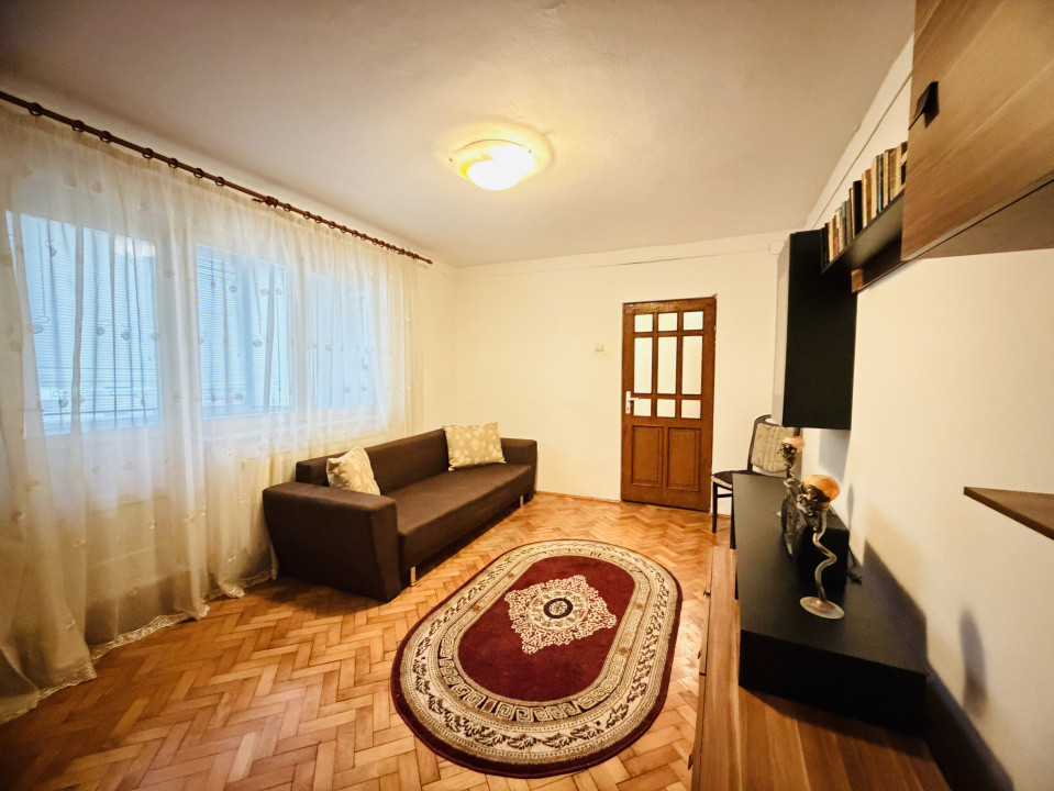 Apartament 2 camere, semidecomandat, 49mp, parter, zona Dambovita