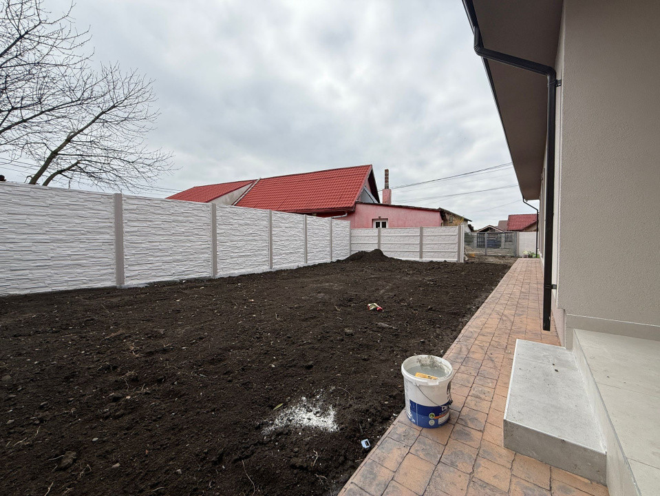 Casa Individuala,120 mp utili + terasa, 400 mp teren -Sanmihaiu Roman 