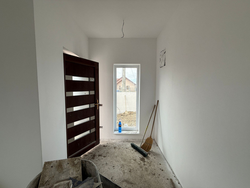 Casa Individuala,120 mp utili + terasa, 400 mp teren -Sanmihaiu Roman 