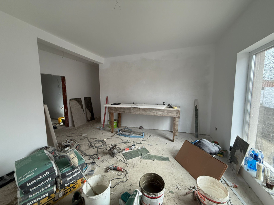 Casa Individuala,120 mp utili + terasa, 400 mp teren -Sanmihaiu Roman 