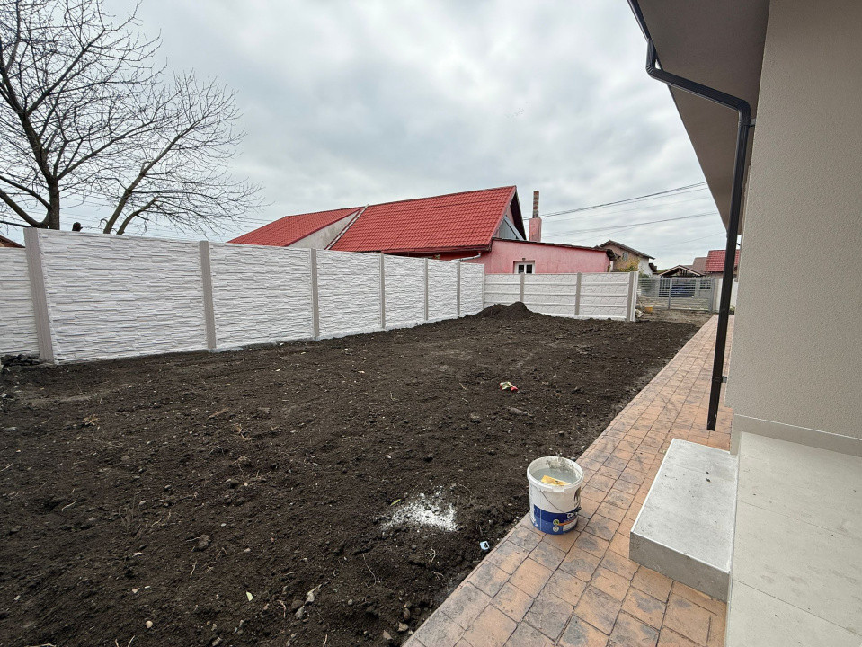 Casa Individuala,120 mp utili + terasa, 400 mp teren -Sanmihaiu Roman 