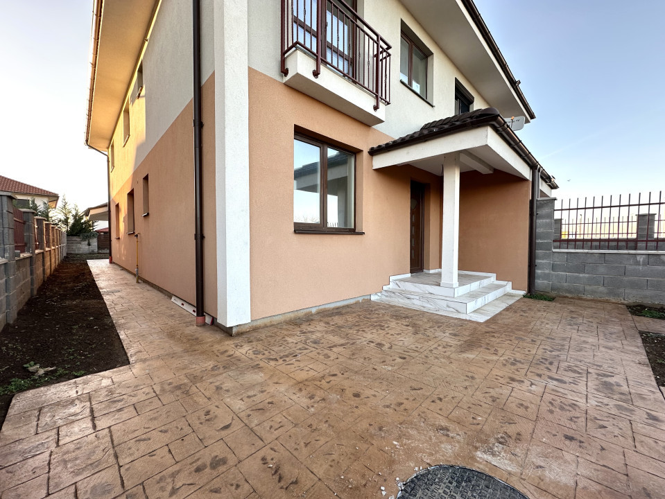 Duplex 5 camere, 127 mp utili, 355 mp teren - Sanandrei