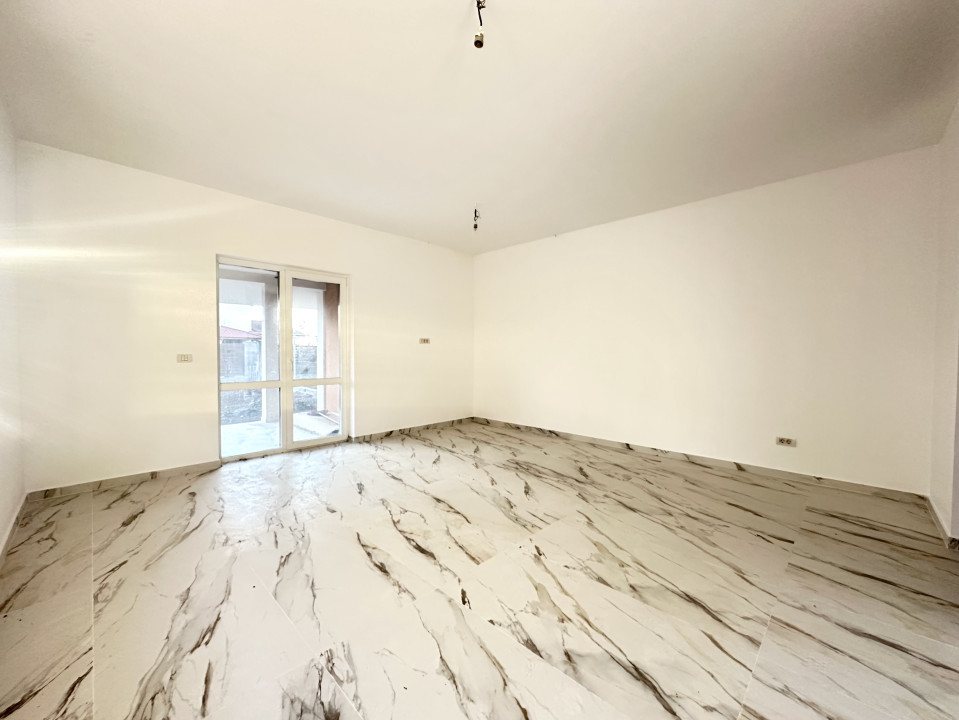 Duplex 5 camere, 127 mp utili, 355 mp teren - Sanandrei