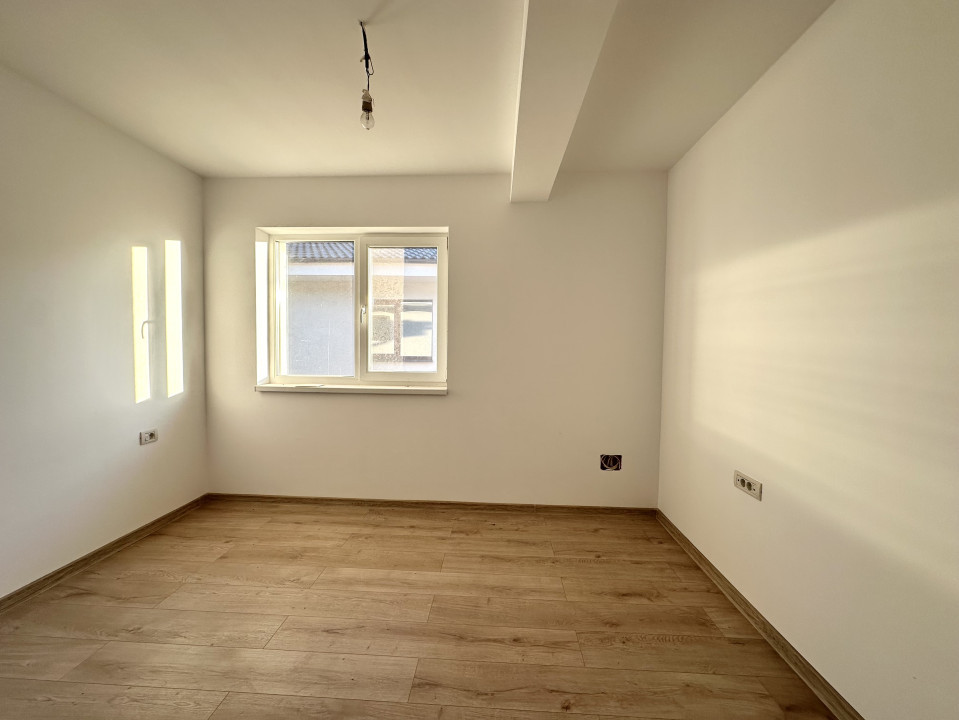 Duplex 5 camere, 127 mp utili, 355 mp teren - Sanandrei