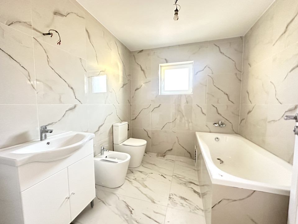 Duplex 5 camere, 127 mp utili, 355 mp teren - Sanandrei