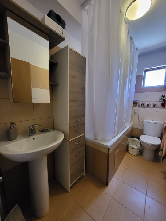 Apartament 3 camere, 72 mp utili, parter - Giroc