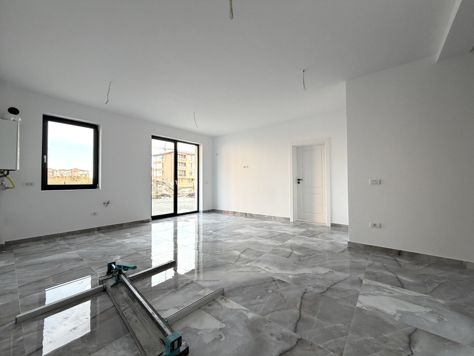 SAD, 53 mp utili, open-space, parter - Esso Giroc