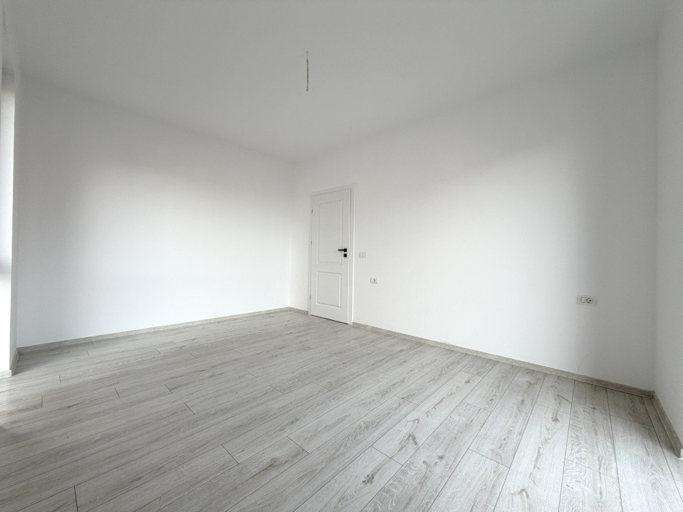 SAD, 53 mp utili, open-space, parter - Esso Giroc