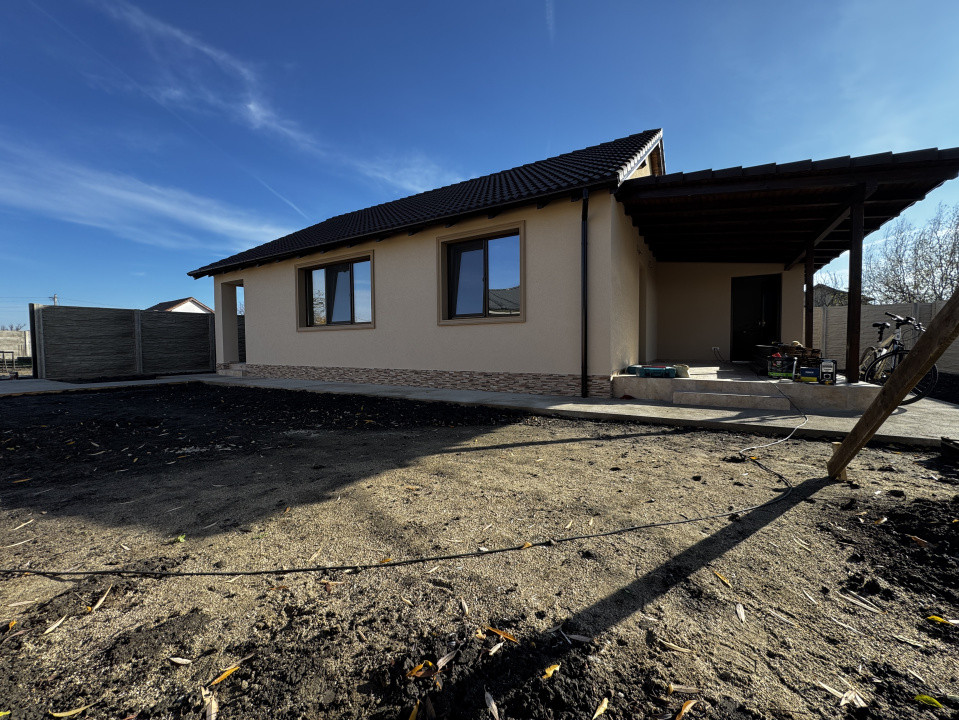 Casa individuala, 410mp teren, 83mp utili+20mp terasa-Sanmihaiu Roman 