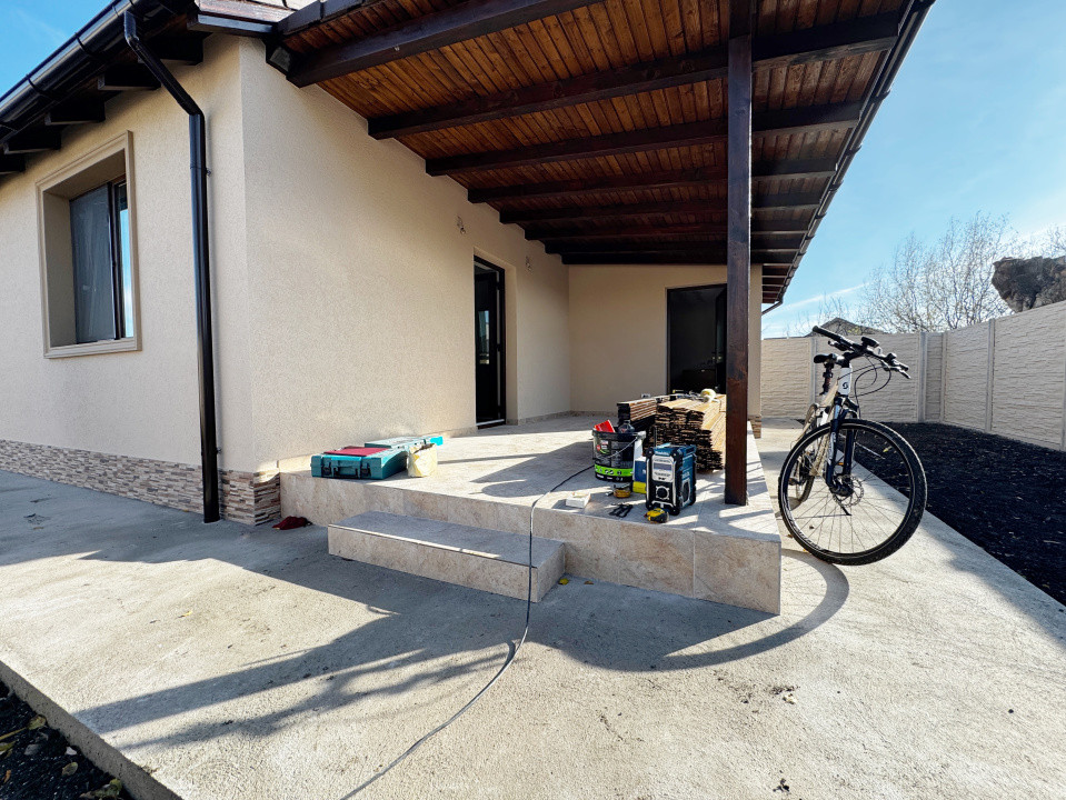 Casa individuala, 410mp teren, 83mp utili+20mp terasa-Sanmihaiu Roman 
