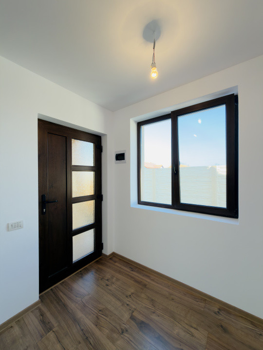 Casa individuala,410mp teren, 83mp utili+20mp terasa, Sanmihaiu Roman 