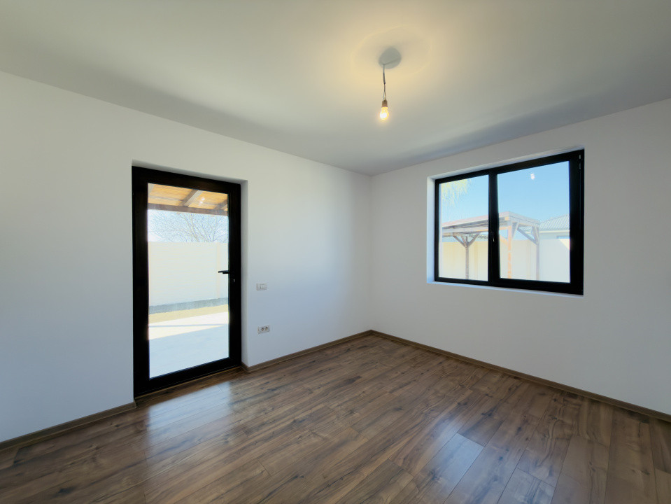 Casa individuala,410mp teren, 83mp utili+20mp terasa, Sanmihaiu Roman 