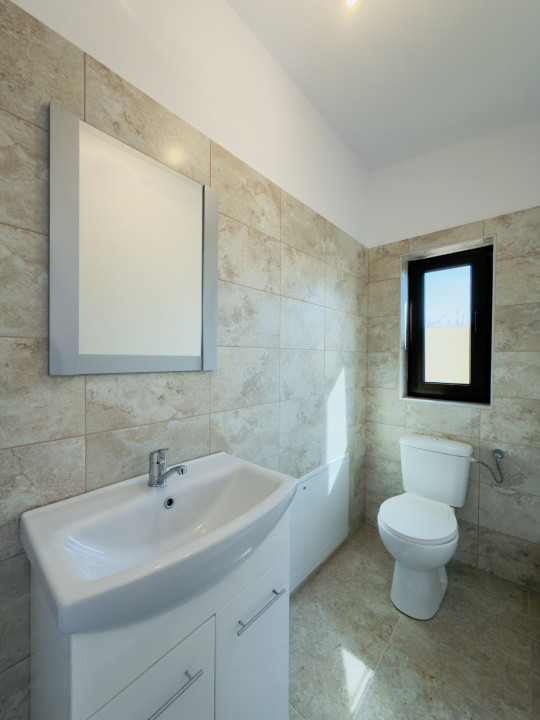 Casa individuala,410mp teren, 83mp utili+20mp terasa, Sanmihaiu Roman 