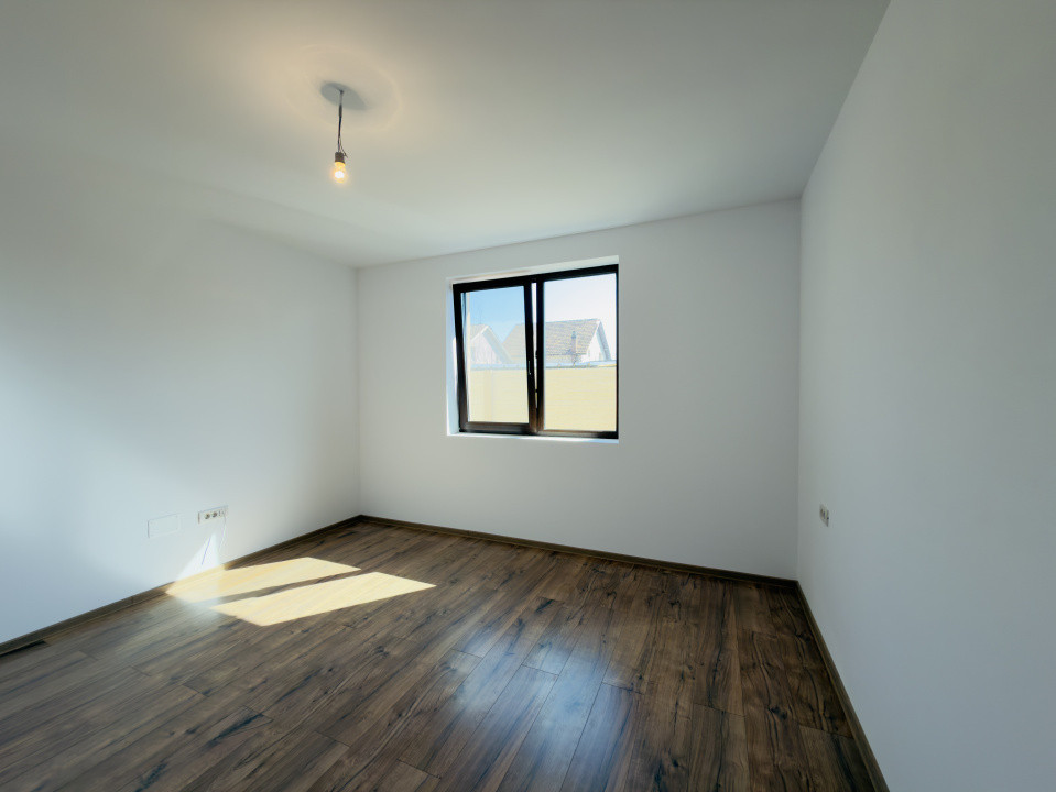 Casa individuala,410mp teren, 83mp utili+20mp terasa, Sanmihaiu Roman 