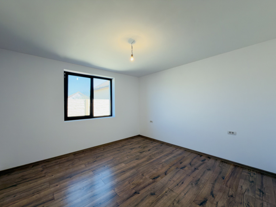 Casa individuala,410mp teren, 83mp utili+20mp terasa, Sanmihaiu Roman 