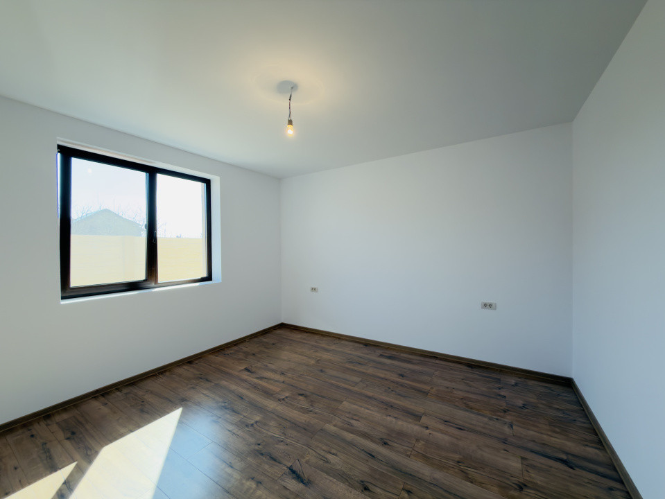 Casa individuala,410mp teren, 83mp utili+20mp terasa, Sanmihaiu Roman 