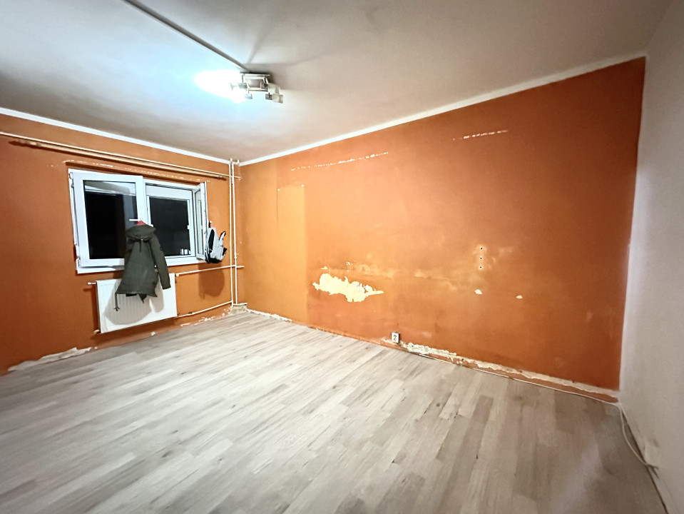 Garsoniera de renovat, 20 mp utili, etajul 4/5 - zona Telegrafului