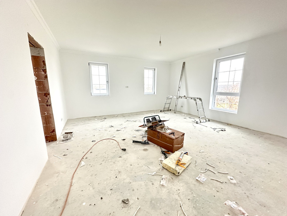 Duplex premium, despartit prin garaj, 5 camere, 218 mp utili - Ghiroda