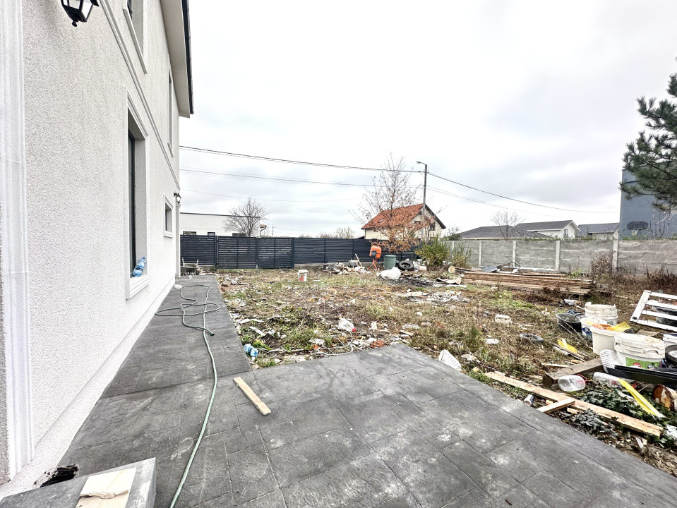 Duplex premium, despartit prin garaj, 5 camere, 218 mp utili - Ghiroda