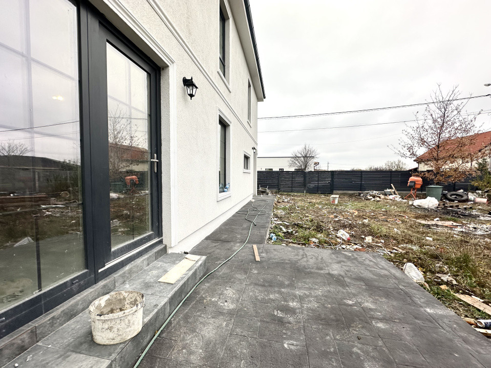 Duplex premium, despartit prin garaj, 5 camere, 218 mp utili - Ghiroda