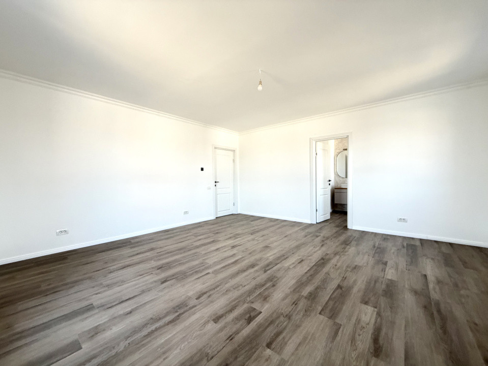 Duplex top, despartit prin garaj, 5 camere, 218 mp utili - Ghiroda