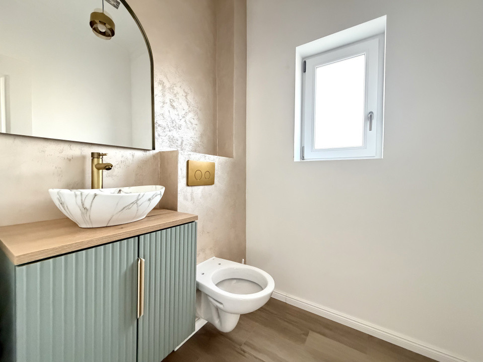 Duplex top, despartit prin garaj, 5 camere, 218 mp utili - Ghiroda