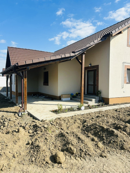 Casa individuala 4 camere, 120mp utili, 405mp teren in Utvin 