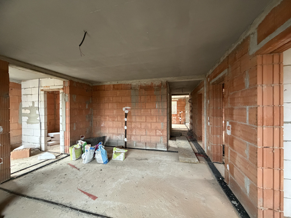 Casa individuala 4 camere, 120mp utili, 405mp teren in Utvin 