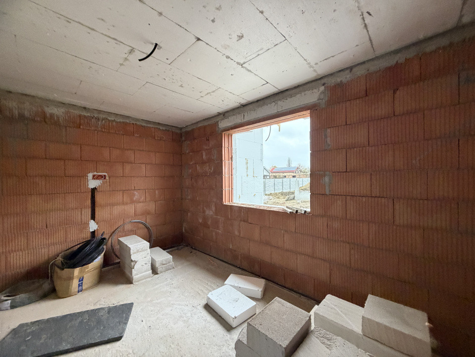 Casa individuala 4 camere, 120mp utili, 405mp teren in Utvin 