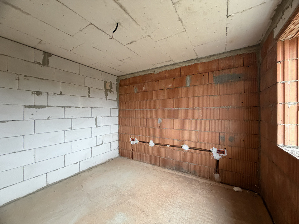 Casa individuala 4 camere, 120mp utili, 405mp teren in Utvin 