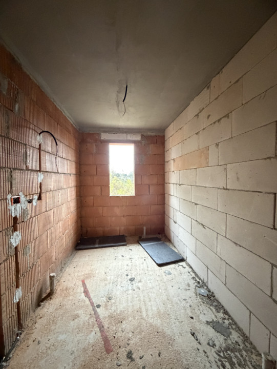 Casa individuala 4 camere, 120mp utili, 405mp teren in Utvin 