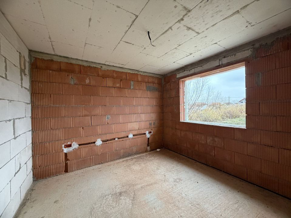 Casa individuala 4 camere, 120mp utili, 405mp teren in Utvin 