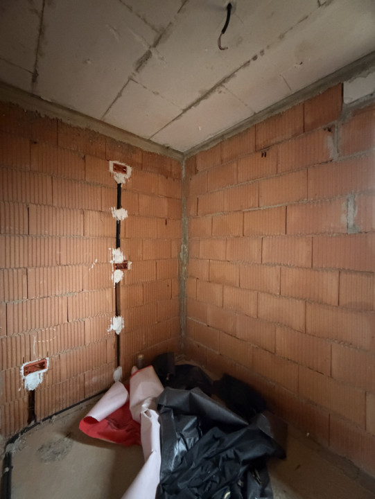 Casa individuala 4 camere, 120mp utili, 405mp teren in Utvin 