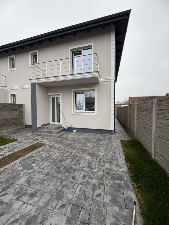 Duplex modern 4 camere, 101mp utili, 300mp teren in Utvin